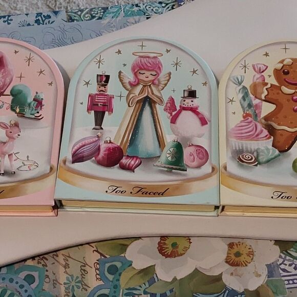 BNIB~Too Faced Let it Snow Globes Limited Edition Makeup Collection - Picture 6 of 14